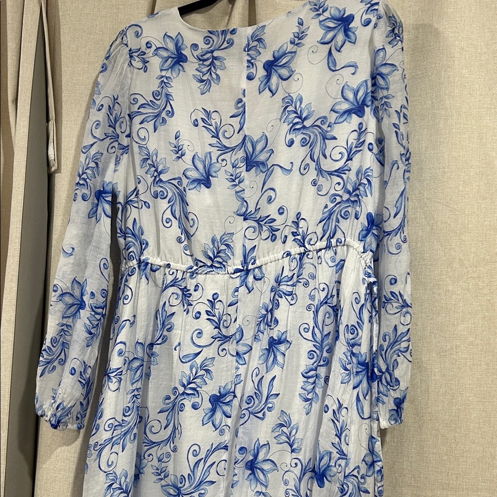 🍋🍋🍋MSK White Dress with Blue Floral Pattern - Picture 5 of 5